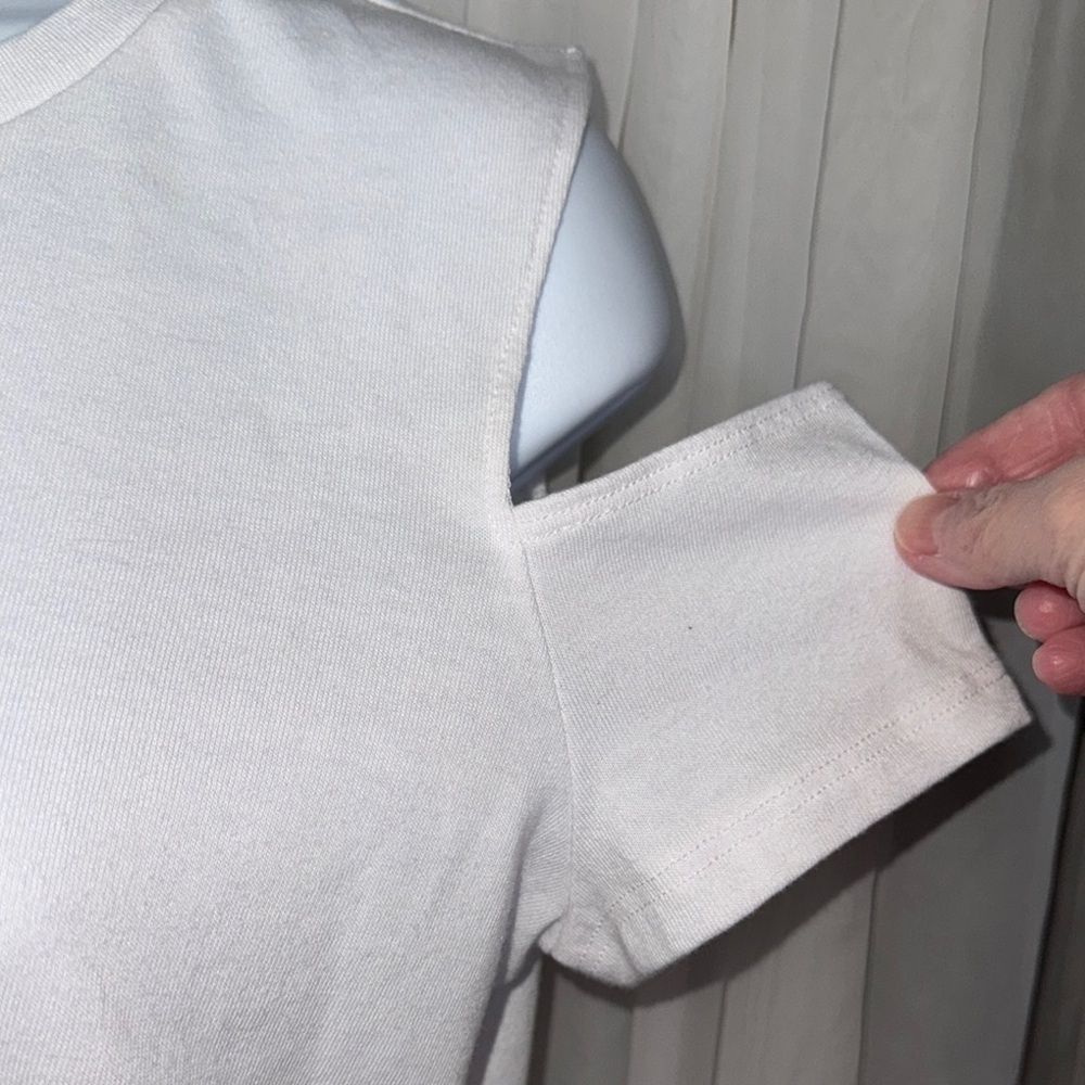Hollister White Cut-Out T-Shirt Tank Top - Picture 2 of 6